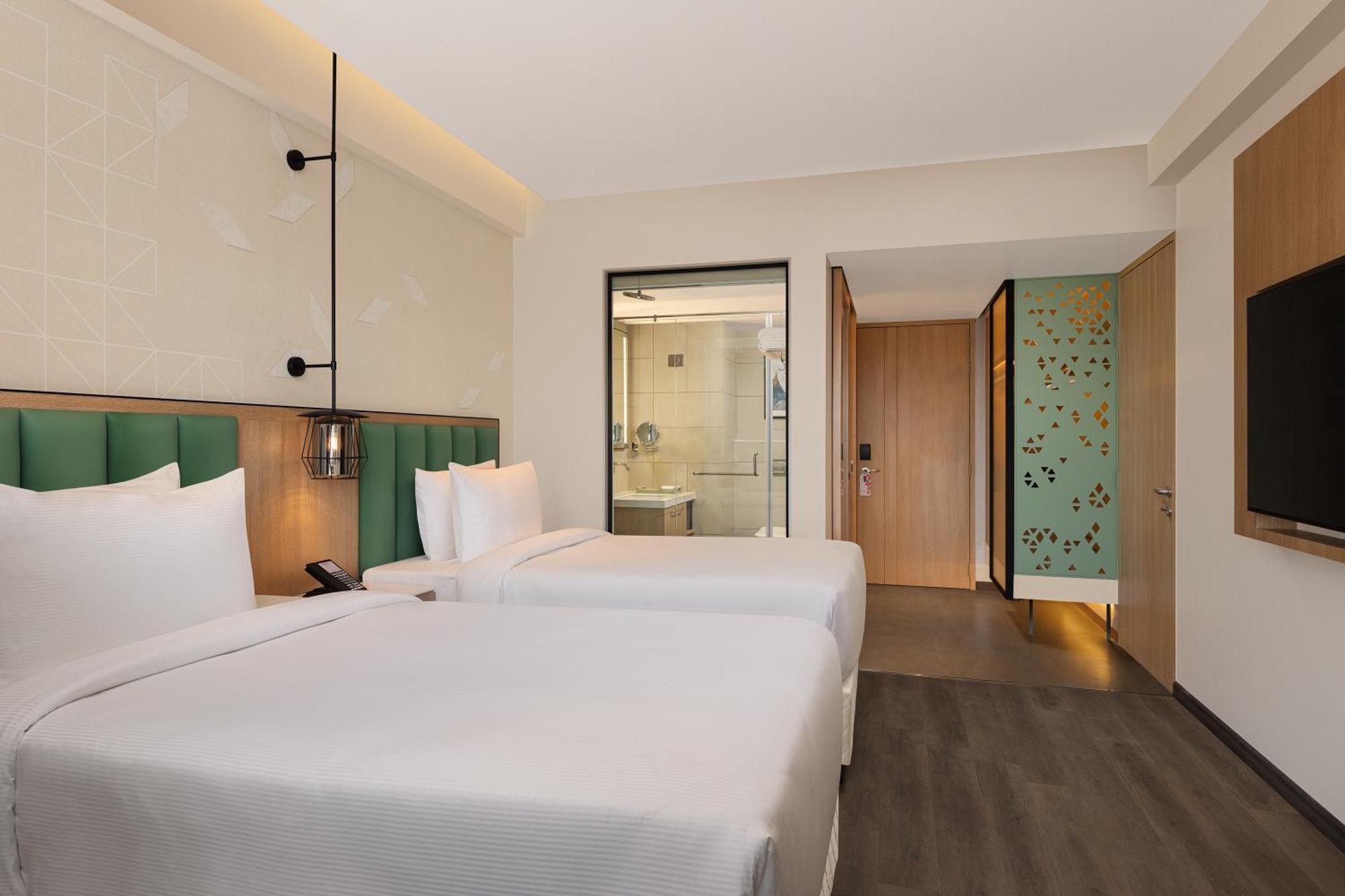 Hilton Garden Inn Surat City Centre Екстериор снимка